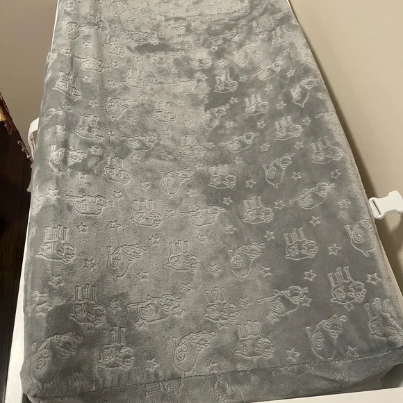 Serra perfect sleeper diaper changing pad with soft grey cover. - Picture 3 of 3
